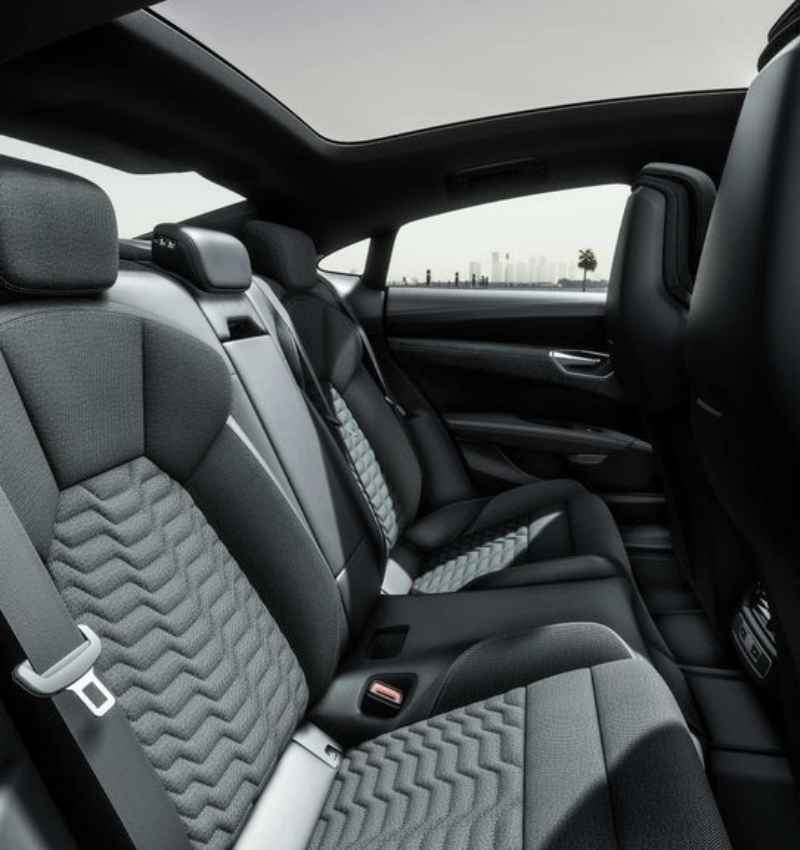 Audi E-tron GT Rear Seats — photo 7