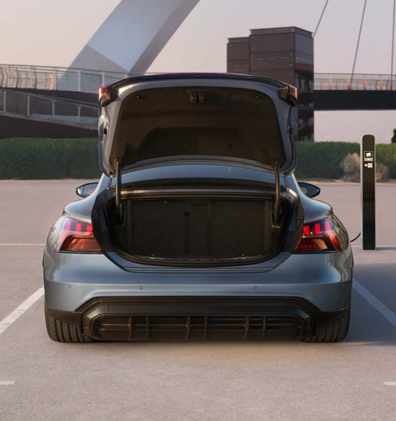 Audi E-tron GT Trunk — photo 8