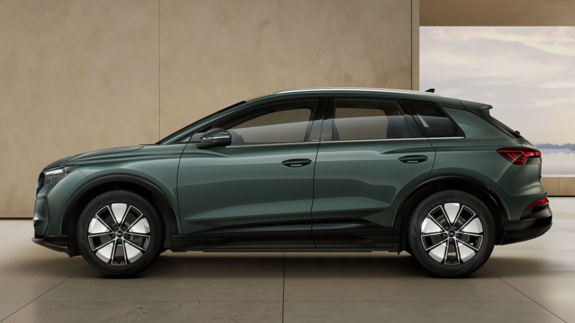 Audi Q4 e-tron Side — photo 3
