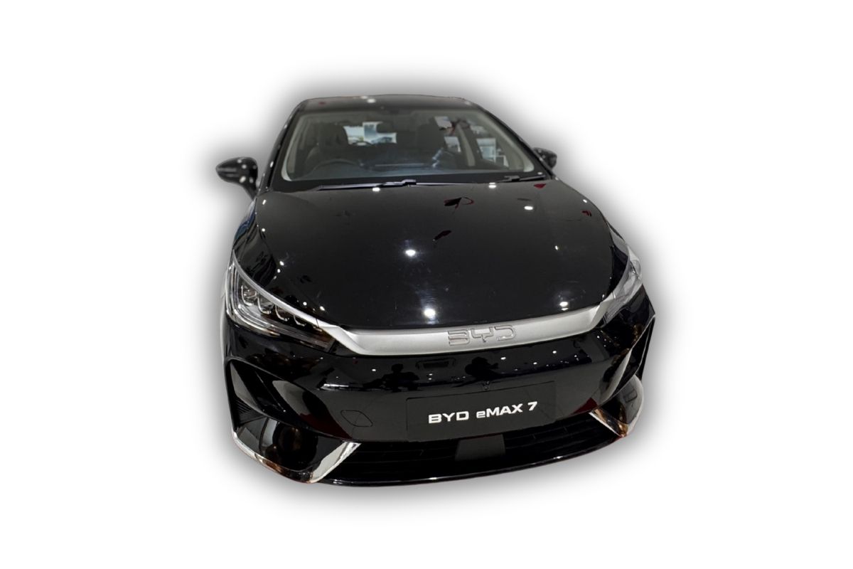 BYD eMAX 7 electric car