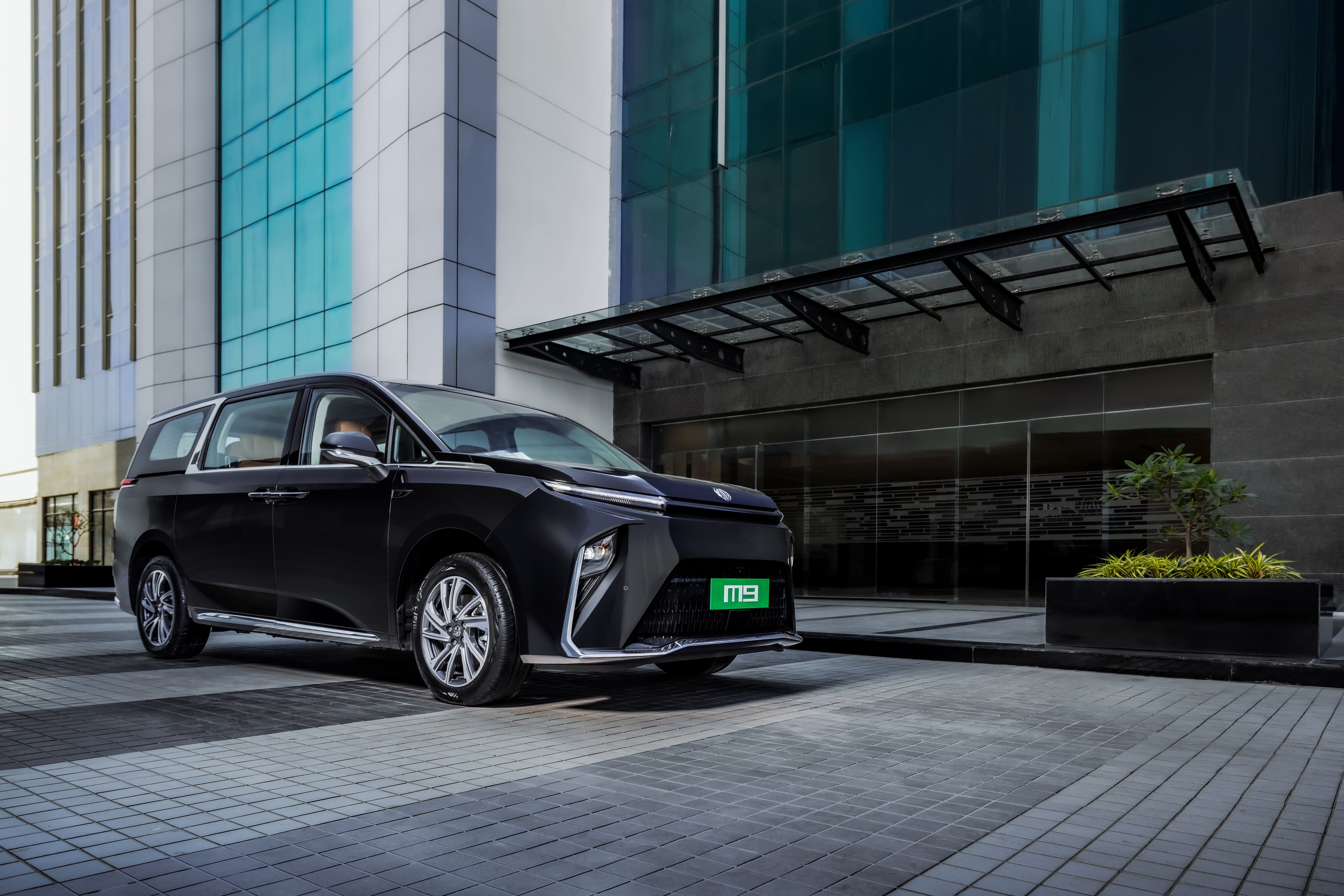 MG M9 mpv electric car